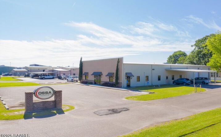 Pictures of Office property located at 255 Rousseau Rd, Youngsville, LA 70592 for lease - image #1
