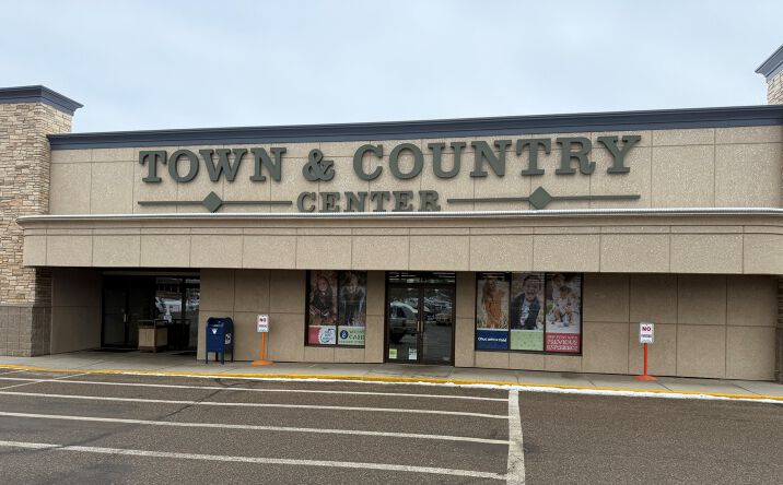 Pictures of Office property located at 1015 S Broadway, Minot, ND 58701 for lease - image #1