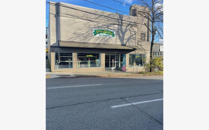 Pictures of Retail property located at 6516 Roosevelt Way NE, Seattle, WA 98115 for lease - image #1