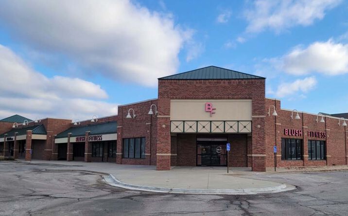 Pictures of Retail property located at 7589 W 119th St, Overland Park, KS 66213 for lease - image #1