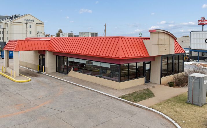 Pictures of Retail, Restaurant property located at 925 E Main St, Weatherford, OK 73096 for lease - image #1
