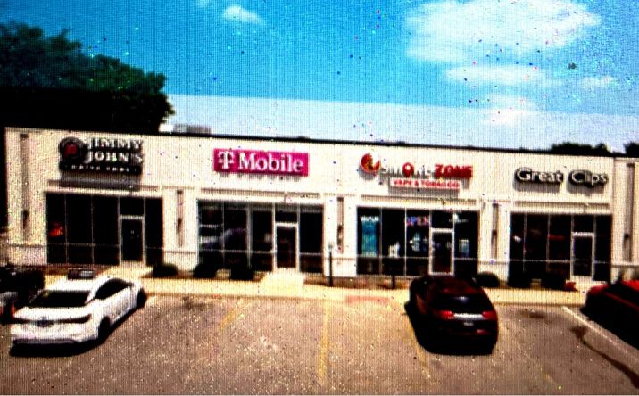 Pictures of Retail property located at 1041 W Reynolds St, Pontiac, IL 61764 for lease - image #1