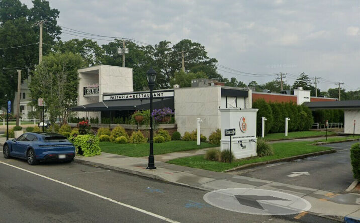 Pictures of Retail, Restaurant property located at 300 E Main St, Riverhead, NY 11901 for lease - image #1