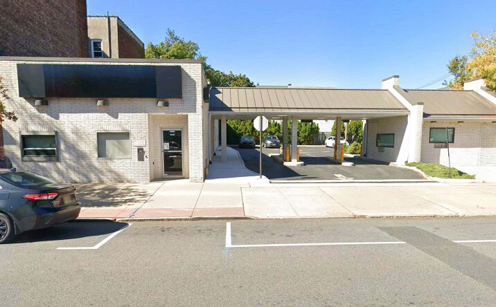 Pictures of Retail property located at 949 Broadway, Bayonne, NJ 07002 for lease - image #1