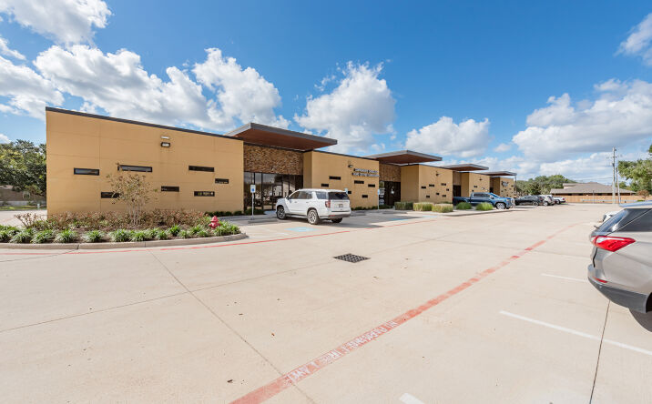 Pictures of Office, Special Purpose property located at 107 Woodlawn Dr, Friendswood, TX 77546 for lease - image #1