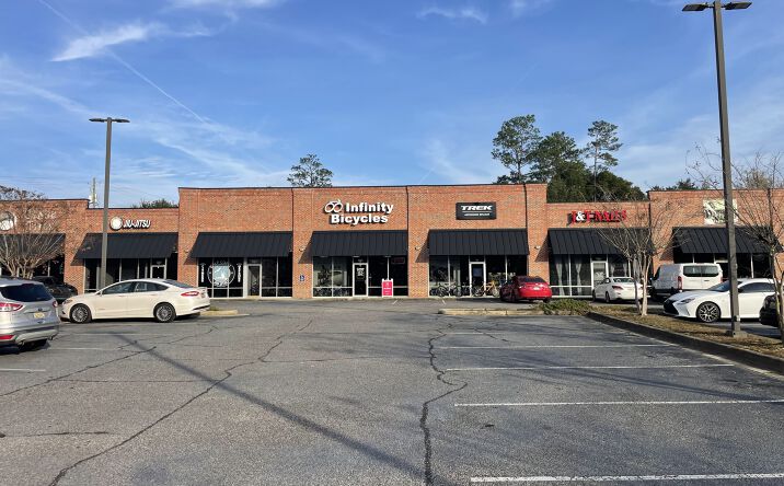 Pictures of Retail property located at 1175B Hillcrest Rd, Mobile, AL 36695 for lease - image #1