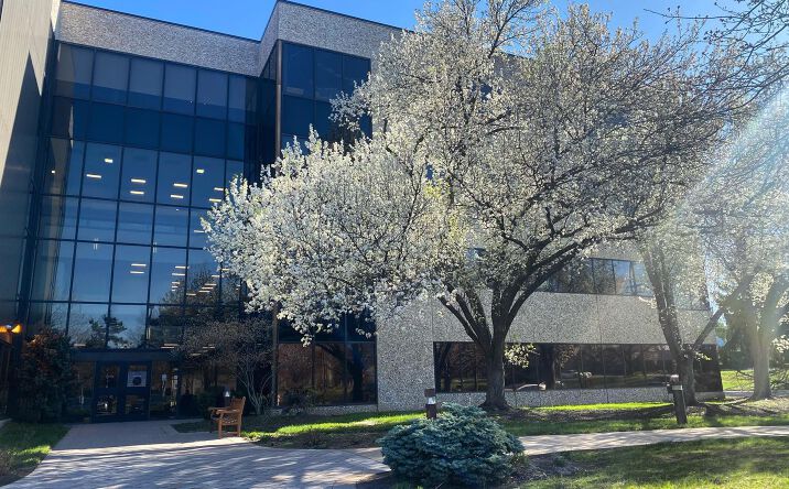 Pictures of Office property located at 100 Franklin Square Dr, Franklin Township, NJ 08873 for lease - image #1