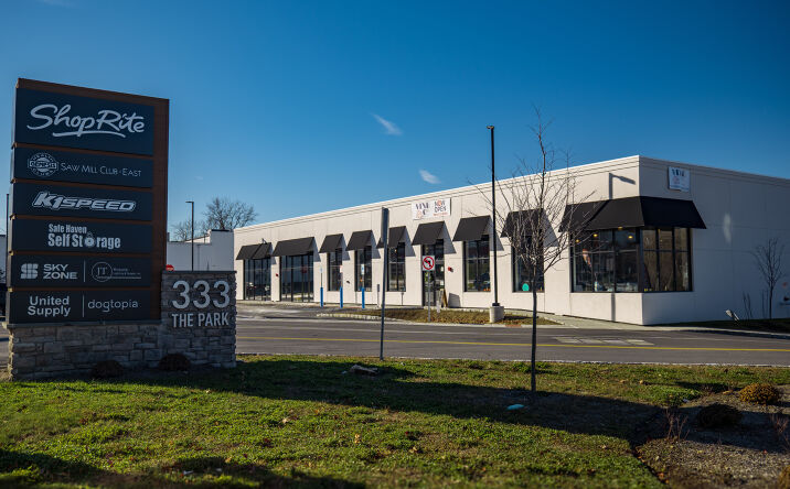 Pictures of Retail, Restaurant property located at 383 N Bedford Rd, Mount Kisco, NY 10549 for lease - image #1