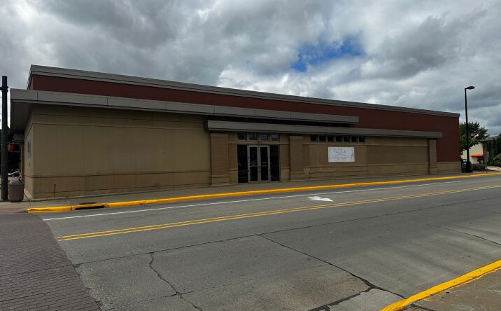Pictures of Retail, Office property located at 2021 Dakota Ave, South Sioux City, NE 68776 for lease - image #1