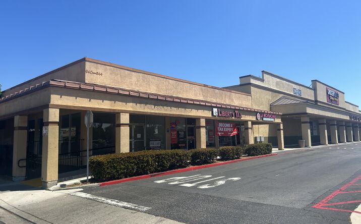 Pictures of Retail property located at 944 N Ventura Rd, Oxnard, CA 93030 for lease - image #1
