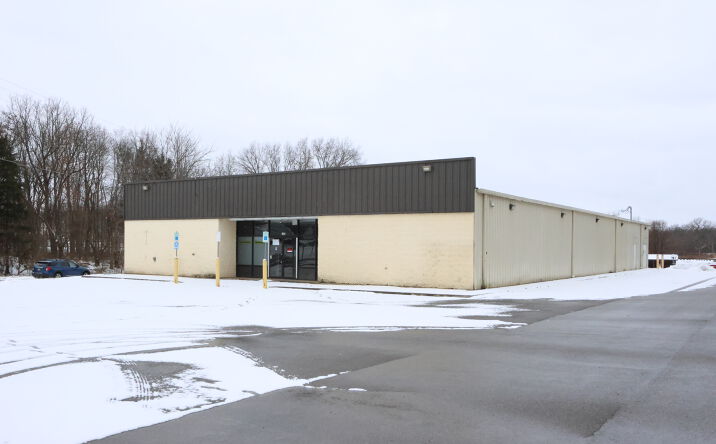 Pictures of Retail property located at 215 Sandusky St, Plymouth, OH 44865 for lease - image #1