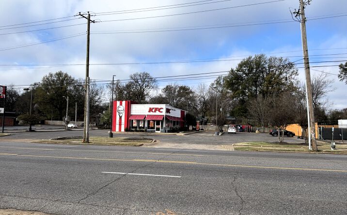 Pictures of Retail, Restaurant property located at 727 S Highland St, Memphis, TN 38111 for lease - image #1