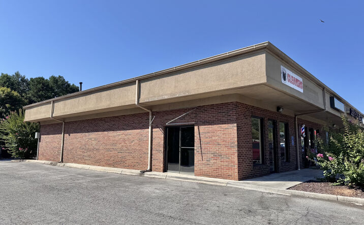 Pictures of Retail property located at 2550 Limestone Pkwy, Gainesville, GA 30501 for lease - image #1