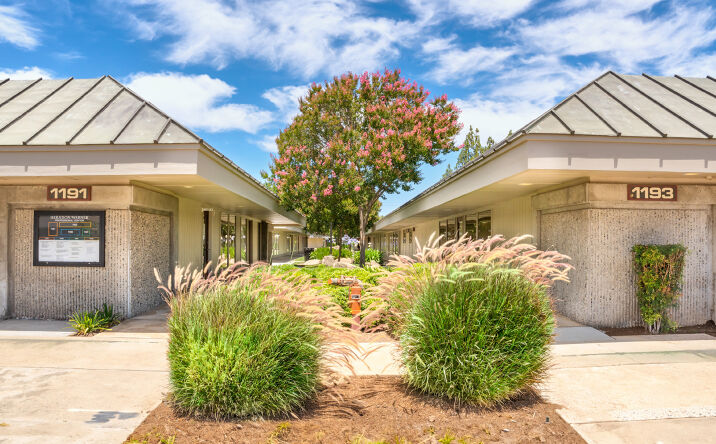 Pictures of Office property located at 1187-1193 E. Herndon Avenue, Fresno, CA 93720 for lease - image #1