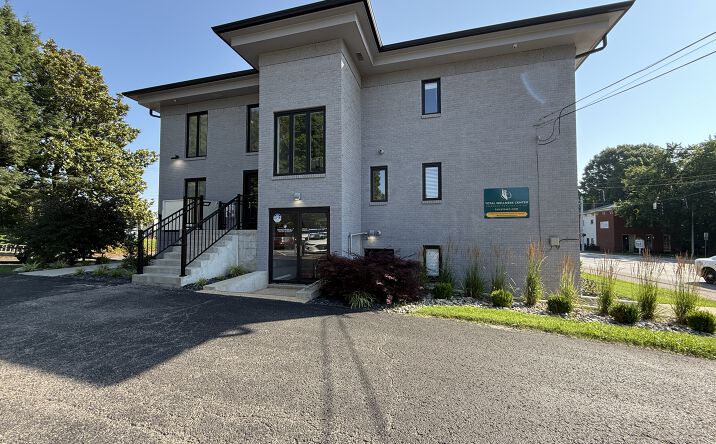 Pictures of Office property located at 300 N Dixie Hwy, Elizabethtown, KY 42701 for lease - image #1