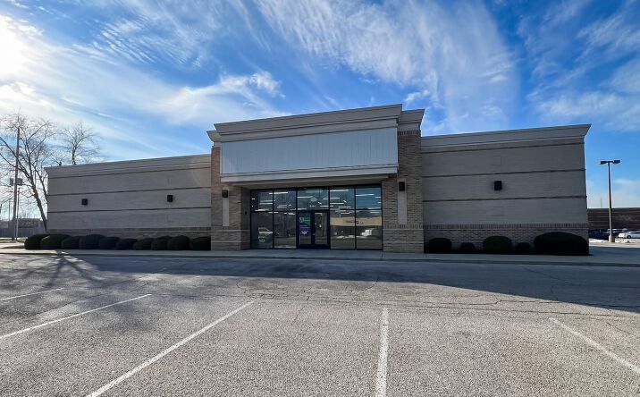 Pictures of Retail property located at 6101 N Illinois St, Fairview Heights, IL 62208 for lease - image #1
