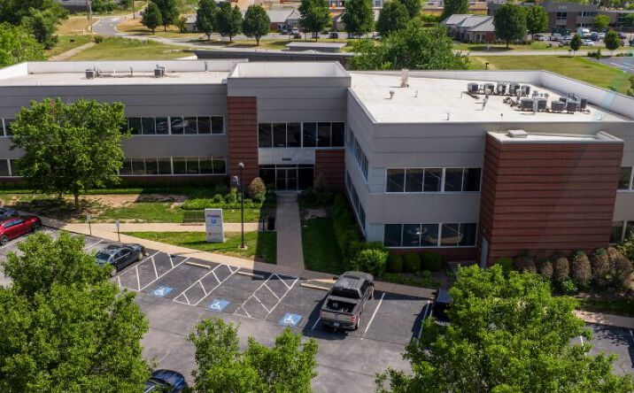 Pictures of Office property located at 5430 W Pinnacle Pointe Dr, Rogers, AR 72758 for lease - image #1