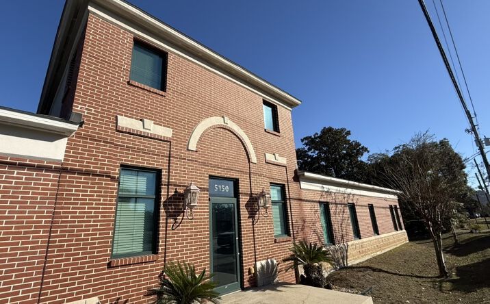 Pictures of Office property located at 5150 N Davis Hwy, Pensacola, FL 32503 for lease - image #1