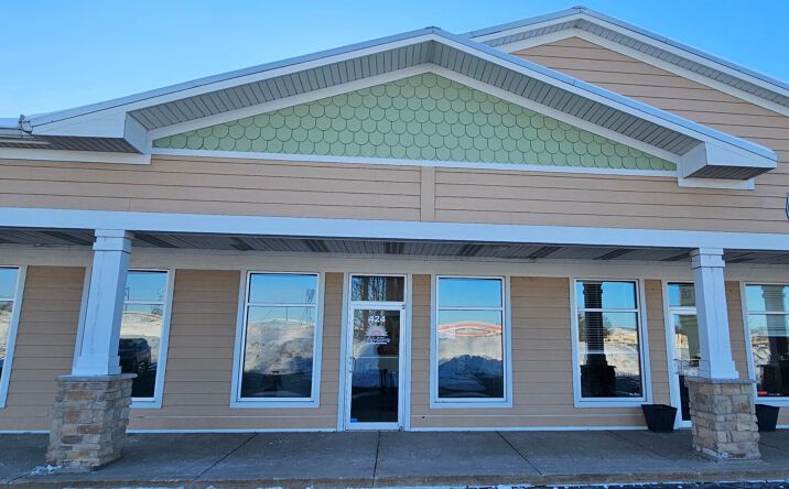 Pictures of Office, Retail property located at 424 Perry Street, La Porte, IN 46350 for lease - image #1