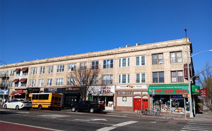 Pictures of Restaurant property located at 8617 Northern Boulevard First Floor, New York, NY 11372 for lease - image #1