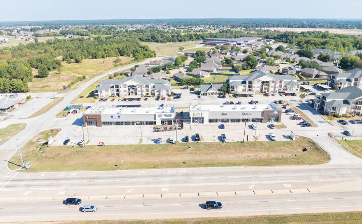 Pictures of Retail property located at 19794 Hwy 105 W, Montgomery, TX 77356 for lease - image #1