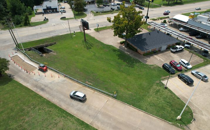 Pictures of Land property located at 2598 W Bert Kouns Industrial Loop, Shreveport, LA 71118 for lease - image #1