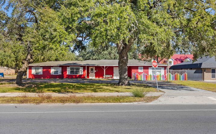 Pictures of Retail, Office, Special Purpose property located at 516 State Hwy 3, League City, TX 77573 for lease - image #1