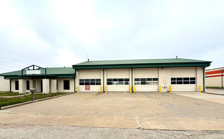 Pictures of Industrial, Retail property located at 6404 N Eldridge Pkwy, Houston, TX 77041 for lease - image #1