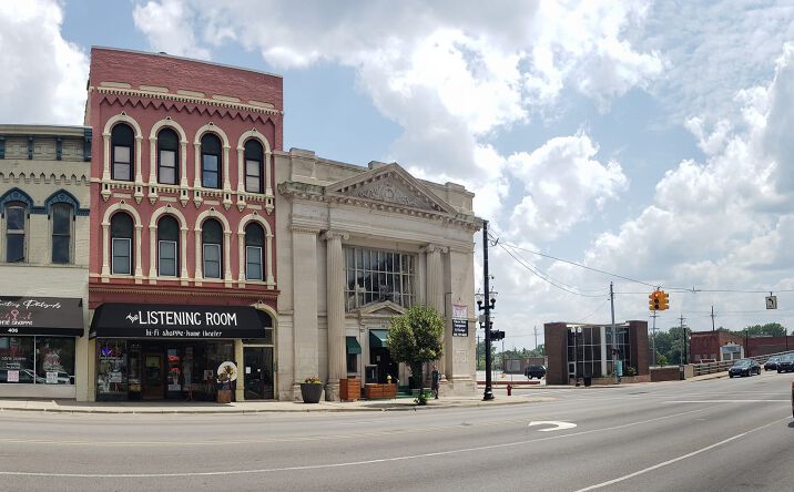 Pictures of Retail, Office property located at 400 Court St, Saginaw, MI 48602 for lease - image #1
