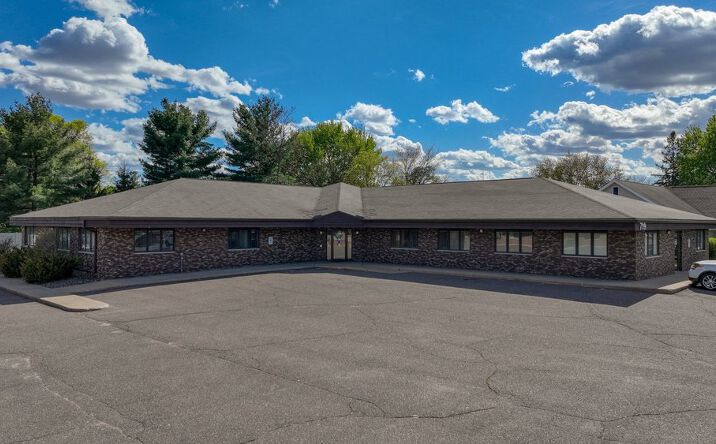 Pictures of Office property located at 719 W Hamilton Ave, Eau Claire, WI 54701 for lease - image #1