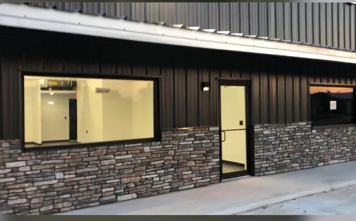 Pictures of Office, Retail, Special Purpose property located at 1506 E Southpointe, Siloam Springs, AR 72761 for lease - image #1