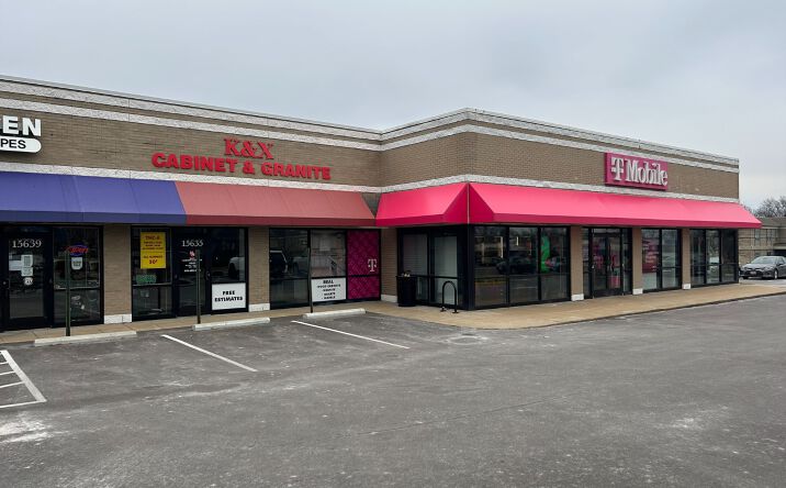 Pictures of Retail property located at 15635 Manchester Rd, Ellisville, MO 63011 for lease - image #1
