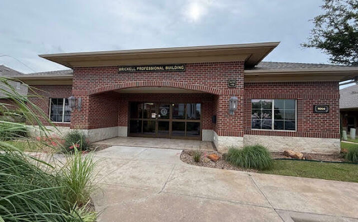 Pictures of Office property located at 1014 24th Ave NW, Norman, OK 73069 for lease - image #1