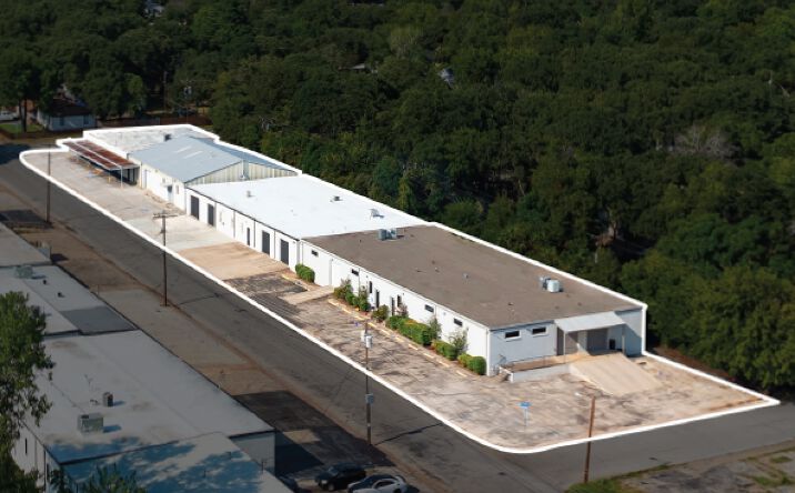 Pictures of Industrial property located at 2910 Edith Ln, Haltom City, TX 76117 for lease - image #1