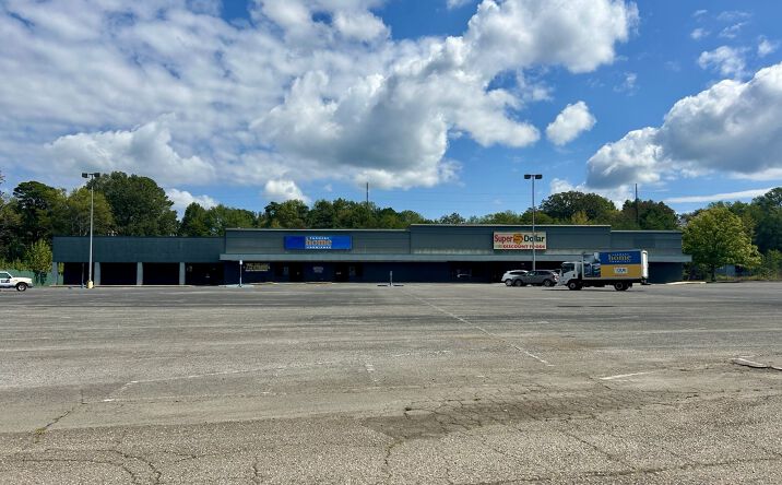 Pictures of Retail property located at 3980 Veterans Memorial Dr, Adamsville, AL 35005 for lease - image #1