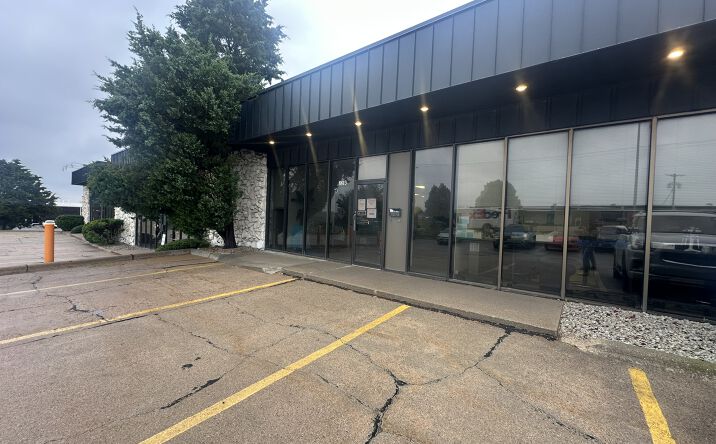 Pictures of Industrial property located at 8815 F St, Omaha, NE 68127 for lease - image #1