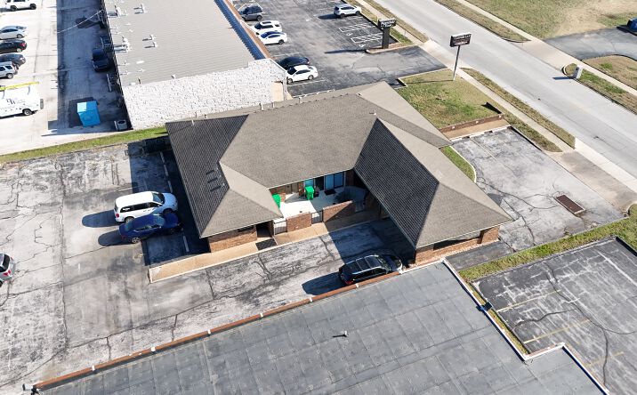 Pictures of Office property located at 1323 E Montclair St, Springfield, MO 65804 for lease - image #1