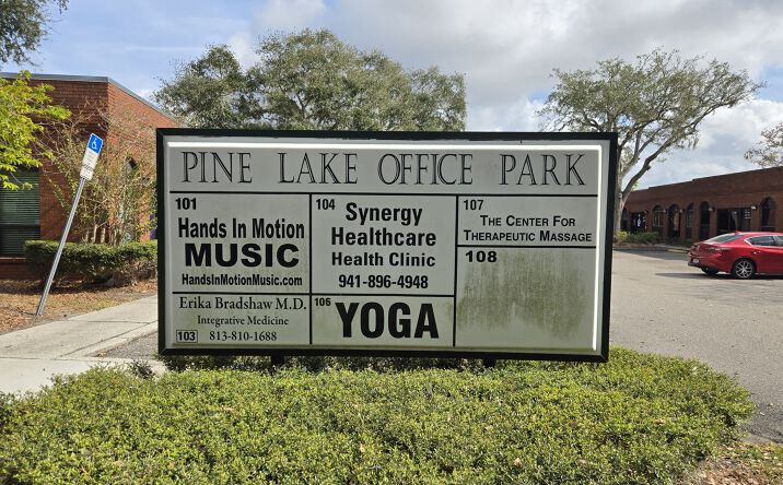 Pictures of Office property located at 505 Eichenfeld Dr, Brandon, FL 33511 for lease - image #1