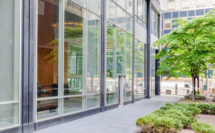 Pictures of Retail, Office property located at 622 3rd Ave, New York, NY 10017 for lease - image #1