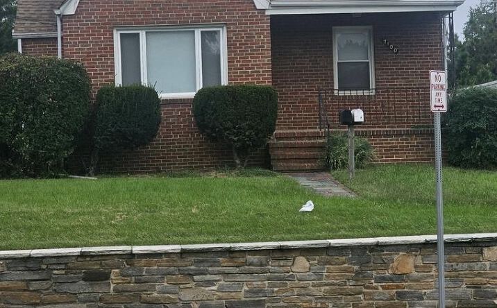 Pictures of Office property located at 7100 German Hill Rd, Dundalk, MD 21222 for lease - image #1