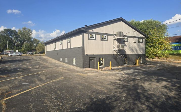 Pictures of Retail, Office, Special Purpose property located at 1095 W Huron St, Waterford, MI 48328 for lease - image #1