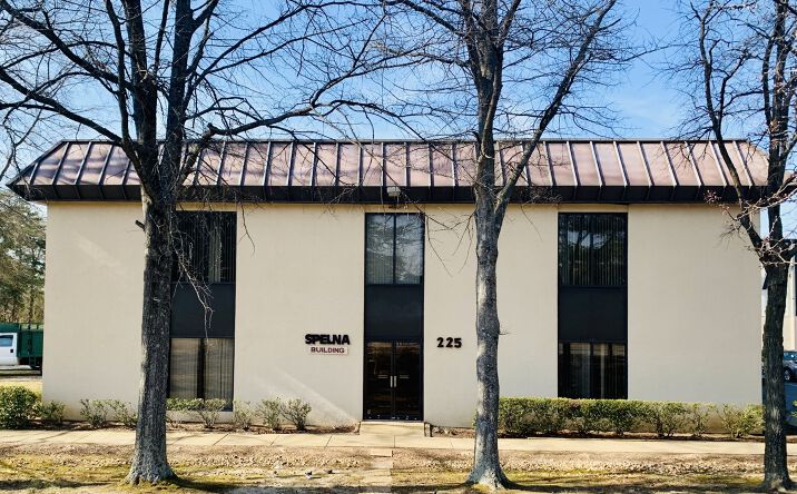 Pictures of Office property located at 225 Industrial Drive, Fredericksburg, VA 22408 for lease - image #1