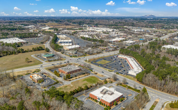 Pictures of Retail property located at 8194 Mall Parkway, Lithonia, GA 30038 for lease - image #1