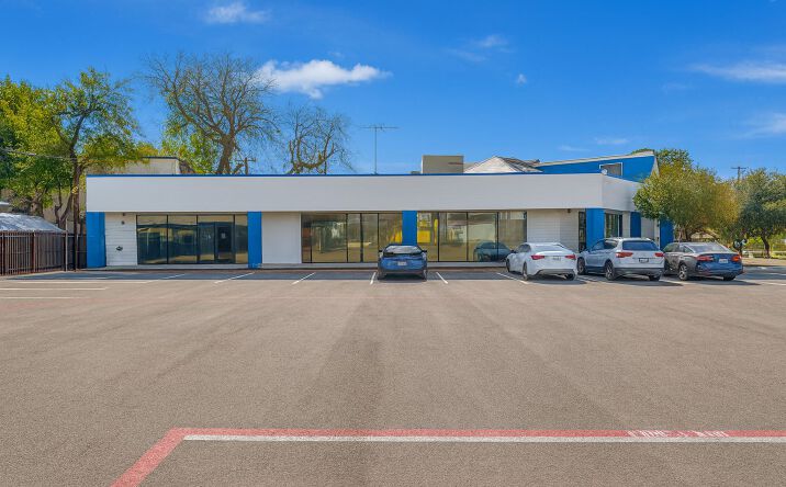 Pictures of Retail property located at 3100 W Northwest Hwy, Dallas, TX 75220 for lease - image #1