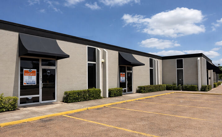 Pictures of Retail, Industrial, Office property located at 4800 W 34th St, Houston, TX 77092 for lease - image #1