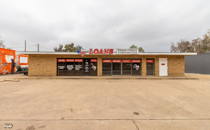 Pictures of Retail, Office property located at 105 N Ave D, Burkburnett, TX 76354 for lease - image #1