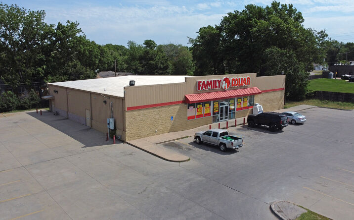 Pictures of Retail property located at 3040 E Pawnee St, Wichita, KS 67211 for lease - image #1