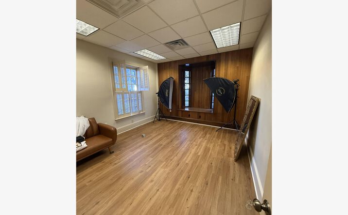 Pictures of Office property located at 1011 Bay St, Beaufort, SC 29902 for lease - image #1