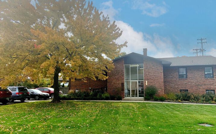 Pictures of Office property located at 2504 Ardmore St SE, Grand Rapids, MI 49506 for lease - image #1