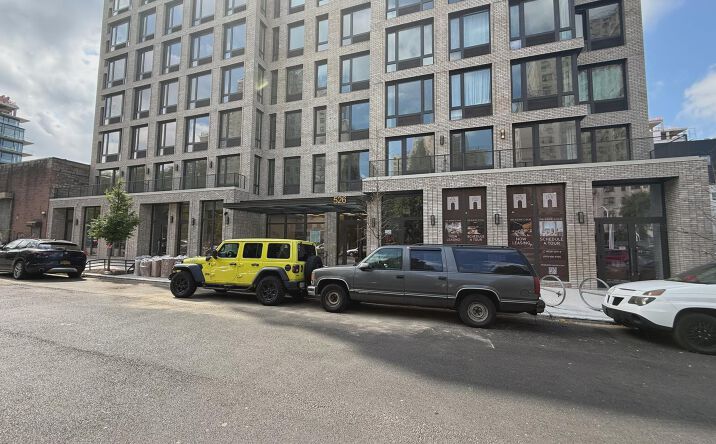 Pictures of Retail property located at 526 Baltic St, Brooklyn, NY 11217 for lease - image #1